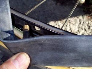 ReseatingTheValveStem.jpg (32602 bytes)